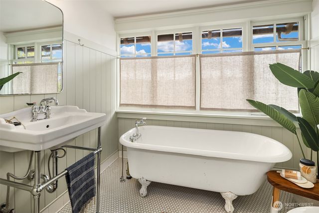 2519 31st Avenue S, Seattle, WA 98144
