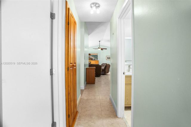 1070 Cedar Creek Way, Davie, FL 33325