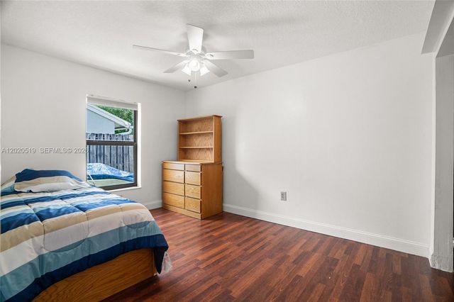 1070 Cedar Creek Way, Davie, FL 33325