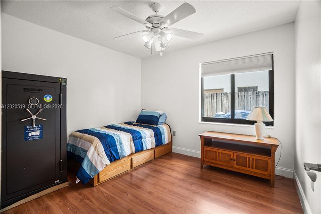 1070 Cedar Creek Way, Davie, FL 33325