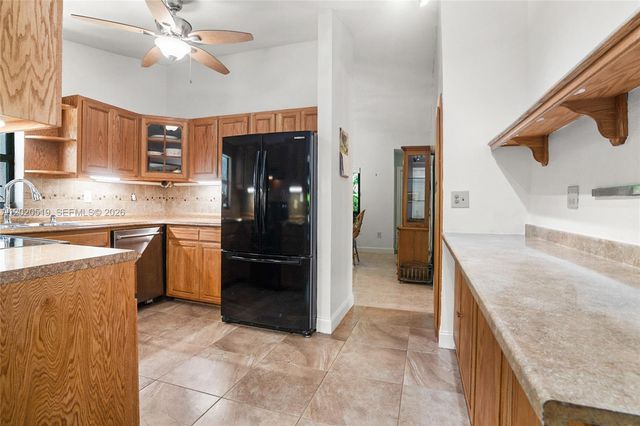 1070 Cedar Creek Way, Davie, FL 33325