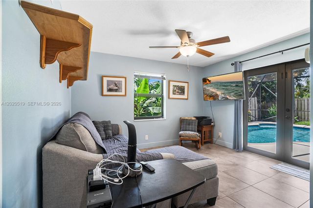 1070 Cedar Creek Way, Davie, FL 33325