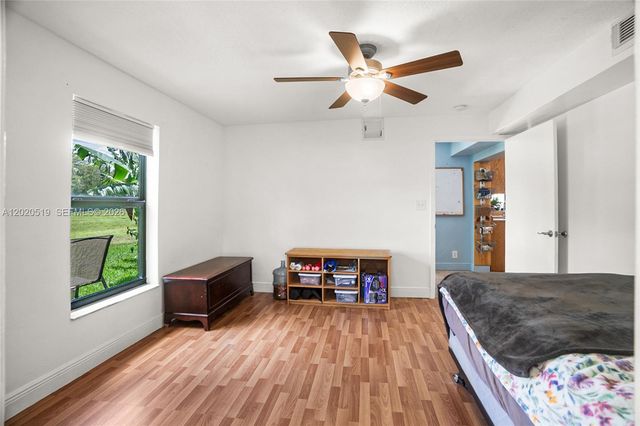 1070 Cedar Creek Way, Davie, FL 33325