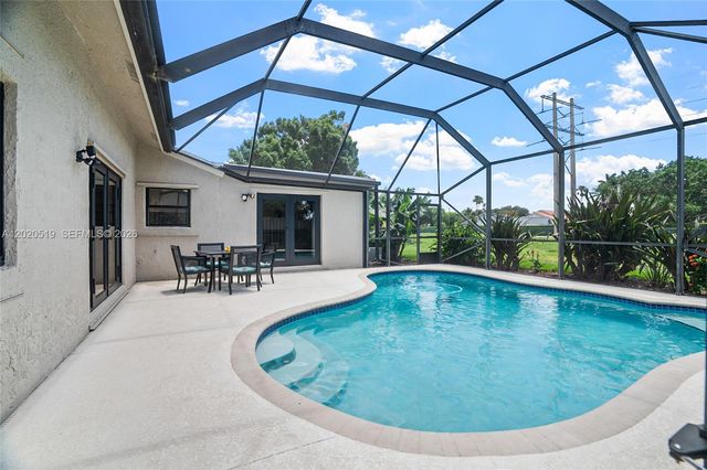 1070 Cedar Creek Way, Davie, FL 33325