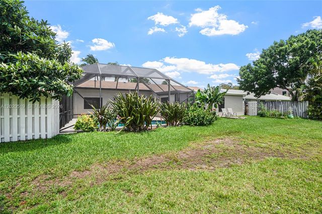 1070 Cedar Creek Way, Davie, FL 33325