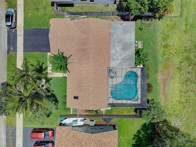 1070 Cedar Creek Way, Davie, FL 33325