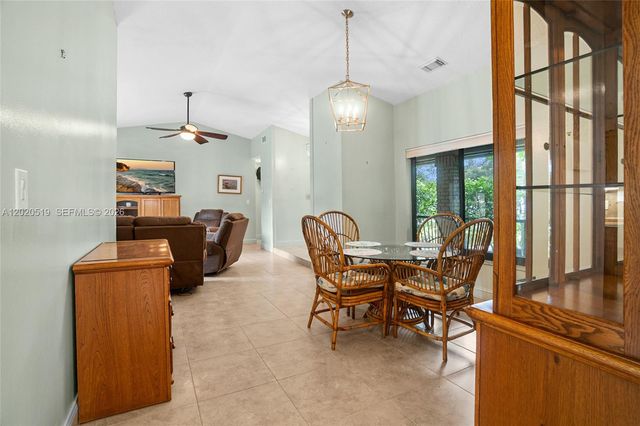 1070 Cedar Creek Way, Davie, FL 33325