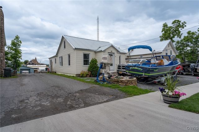 16 Bethune Street, Alexandria, NY 13607