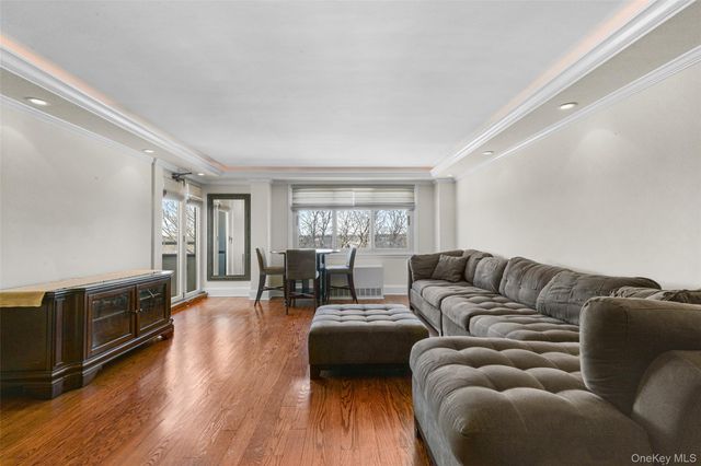 701 Pelham Road 5M, New Rochelle, NY 10805