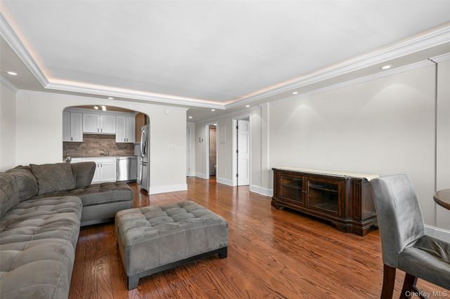 701 Pelham Road 5M, New Rochelle, NY 10805