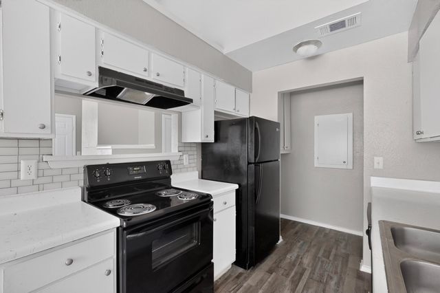 1122 Millview Drive 802, Arlington, TX 76012