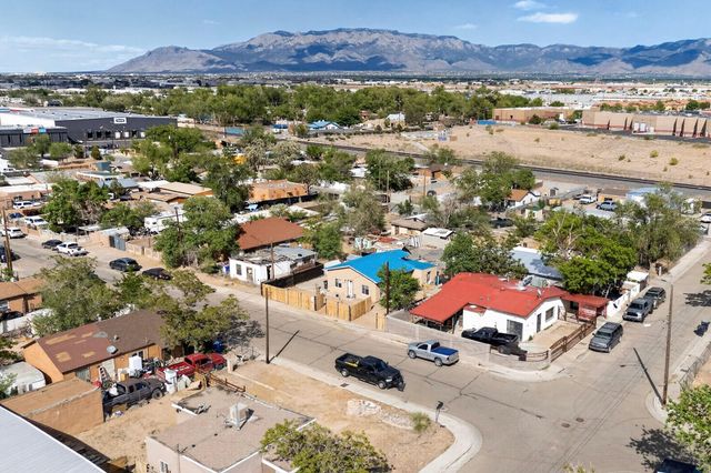 2904 1st Street NW, Albuquerque, NM 87107