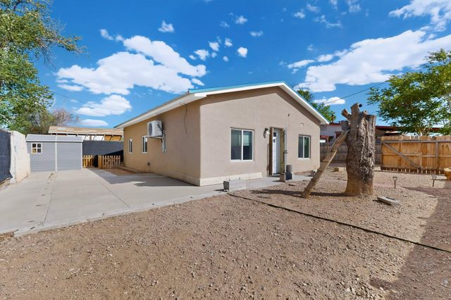 2904 1st Street NW, Albuquerque, NM 87107