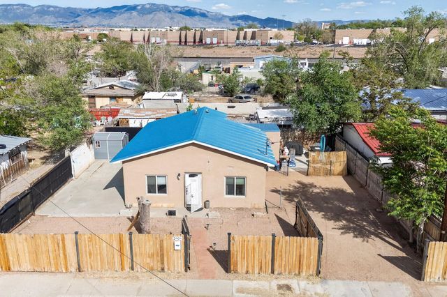 2904 1st Street NW, Albuquerque, NM 87107