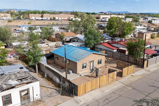 2904 1st Street NW, Albuquerque, NM 87107