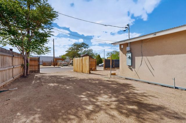 2904 1st Street NW, Albuquerque, NM 87107