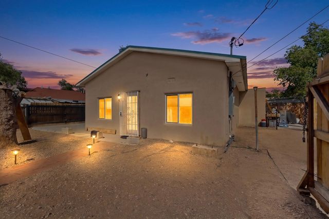 2904 1st Street NW, Albuquerque, NM 87107