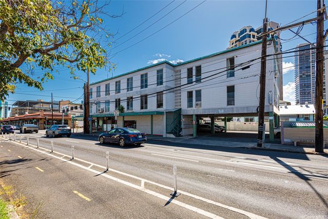 1096 S Beretania Street 301, Honolulu, HI 96814