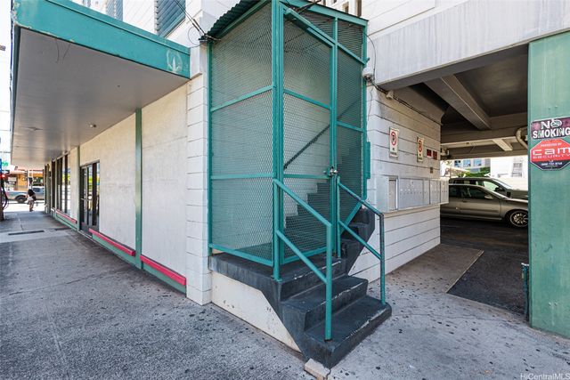 1096 S Beretania Street 301, Honolulu, HI 96814