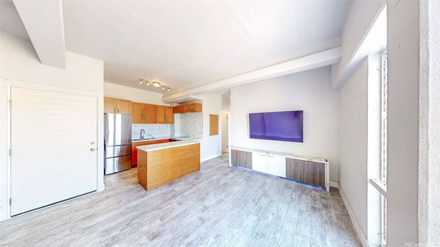 1096 S Beretania Street 301, Honolulu, HI 96814