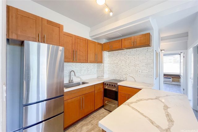 1096 S Beretania Street 301, Honolulu, HI 96814