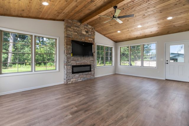 1622 Elderberry Street SE, Demotte, IN 46310