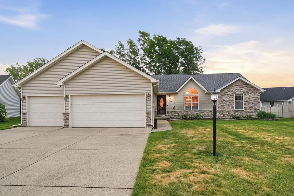 1726 Elderberry Circle, Demotte, IN 46310