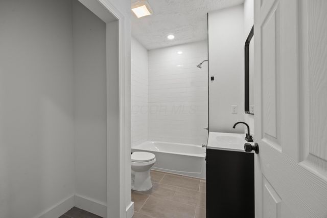 941 E Whittier Street, Columbus, OH 43206