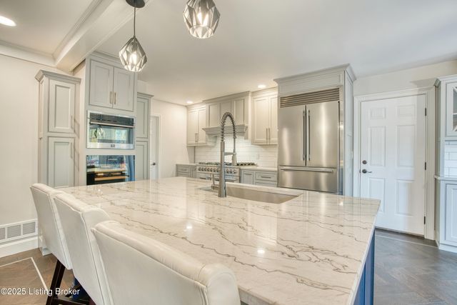 14010 Echo Hill Trail, Louisville, KY 40299