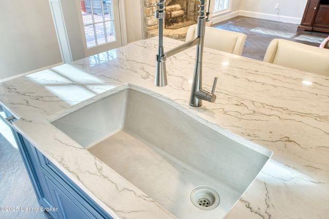 14010 Echo Hill Trail, Louisville, KY 40299