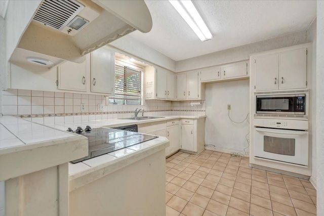 334 Biscayne Boulevard, El Lago, TX 77586