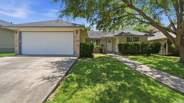 1615 Sunshine Peak, New Braunfels, TX 78130