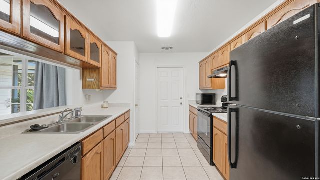 1615 Sunshine Peak, New Braunfels, TX 78130
