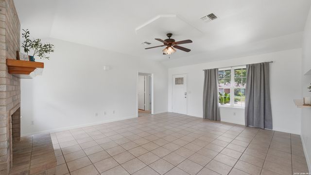 1615 Sunshine Peak, New Braunfels, TX 78130