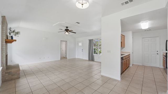 1615 Sunshine Peak, New Braunfels, TX 78130