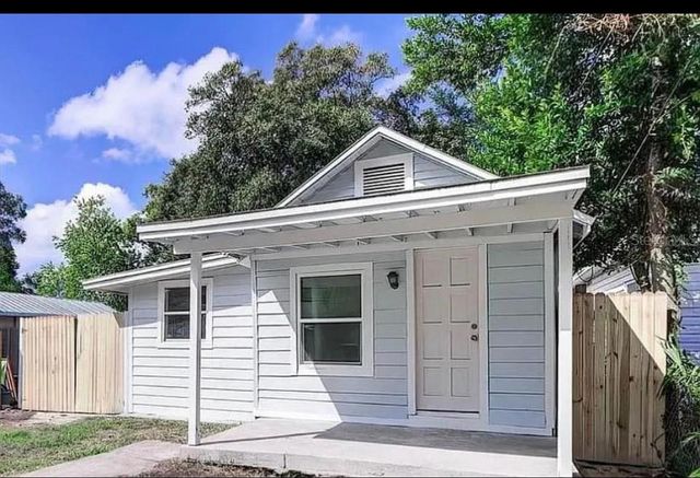 8428 N HIGHLAND AVENUE, Tampa, FL 33604