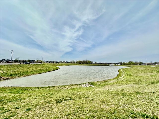 6747 Winterwood Avenue, Springdale, AR 72762