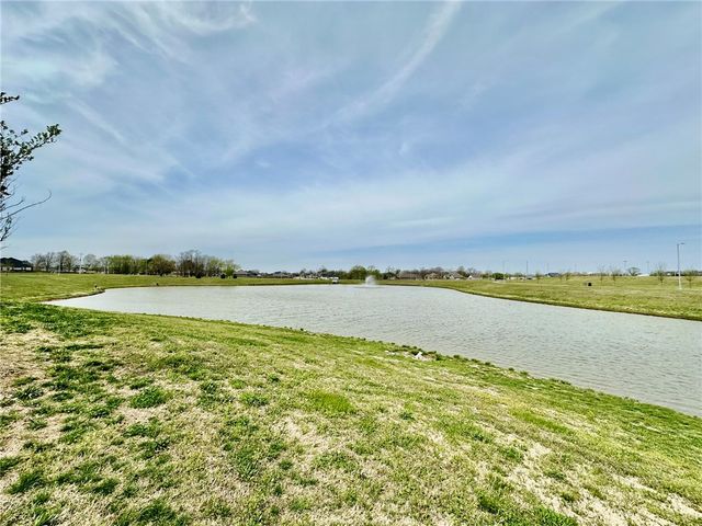 6747 Winterwood Avenue, Springdale, AR 72762