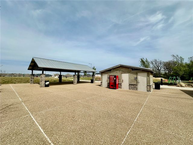 6747 Winterwood Avenue, Springdale, AR 72762