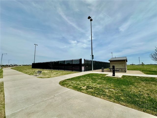 6747 Winterwood Avenue, Springdale, AR 72762