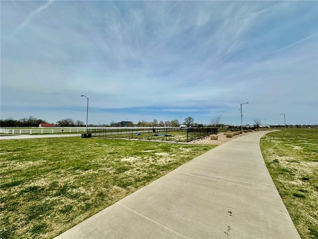 6747 Winterwood Avenue, Springdale, AR 72762