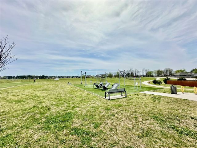 6747 Winterwood Avenue, Springdale, AR 72762