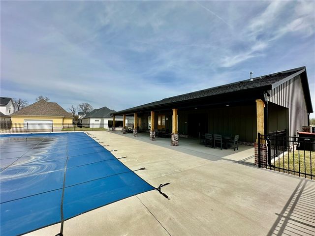 6747 Winterwood Avenue, Springdale, AR 72762