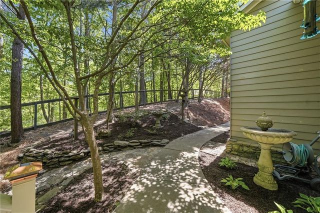 105 White Pine Court, Waleska, GA 30183