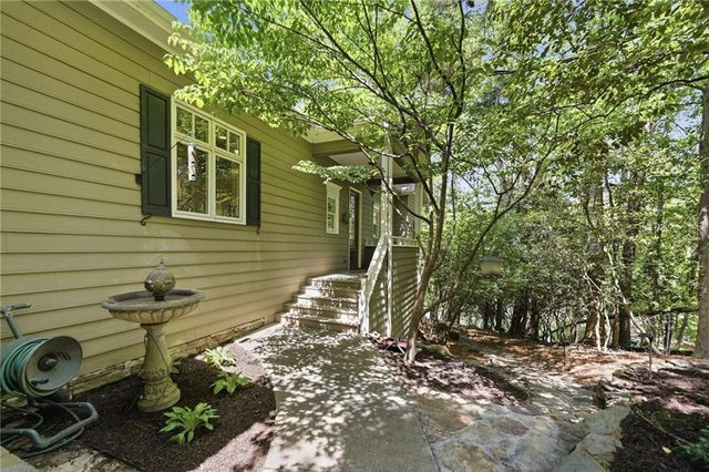 105 White Pine Court, Waleska, GA 30183