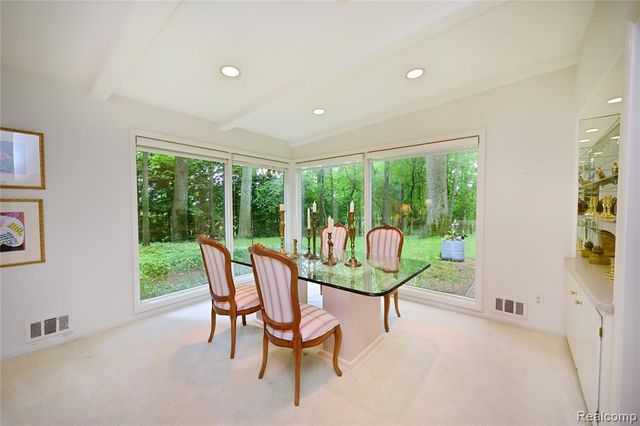 3310 Dogwood Court, Bloomfield Hills, MI 48304