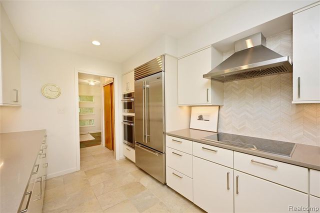 3310 Dogwood Court, Bloomfield Hills, MI 48304
