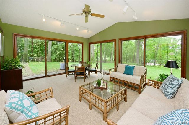 3310 Dogwood Court, Bloomfield Hills, MI 48304
