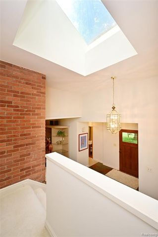 3310 Dogwood Court, Bloomfield Hills, MI 48304