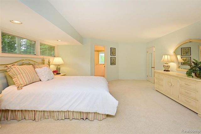3310 Dogwood Court, Bloomfield Hills, MI 48304